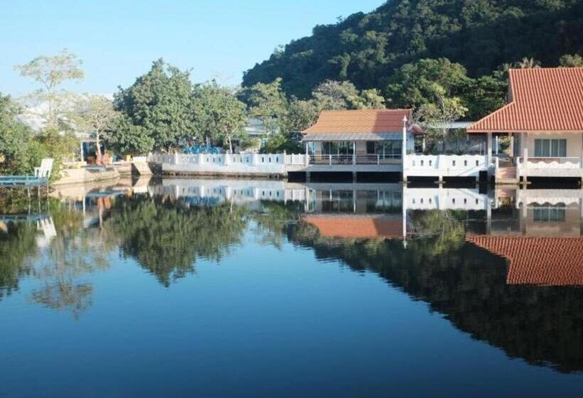 Hotelli Anavilla Tangke Resort