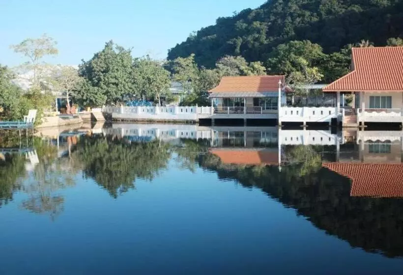 ホテル Anavilla Tangke Resort
