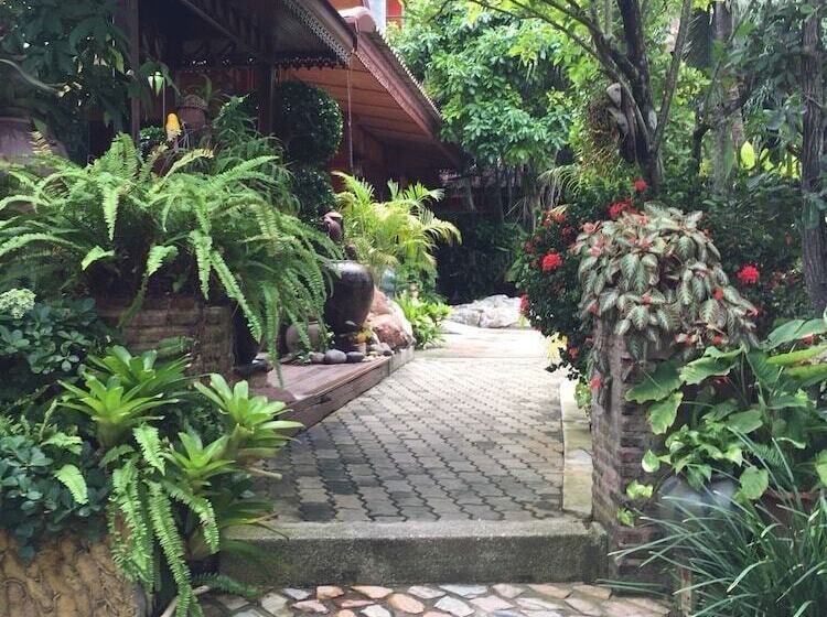 Hotel Baan Vanida Garden Resort