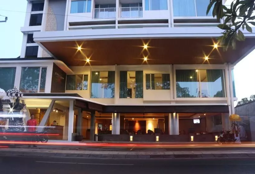 هتل Collection O Premium Legian