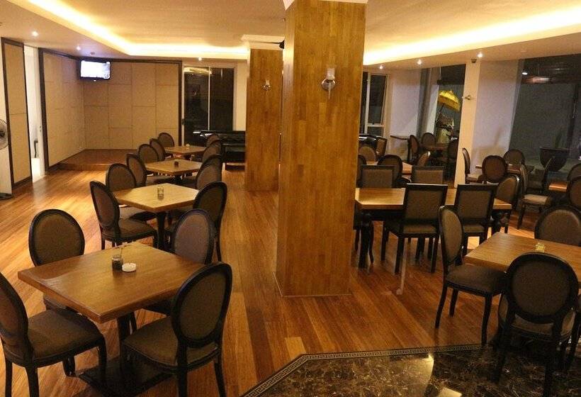 בית מלון כפרי Collection O Premium Legian