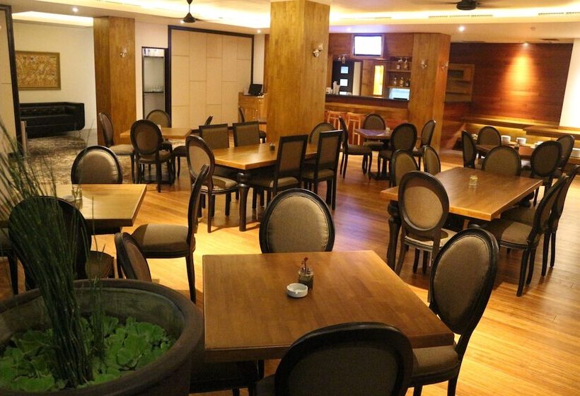 בית מלון כפרי Collection O Premium Legian