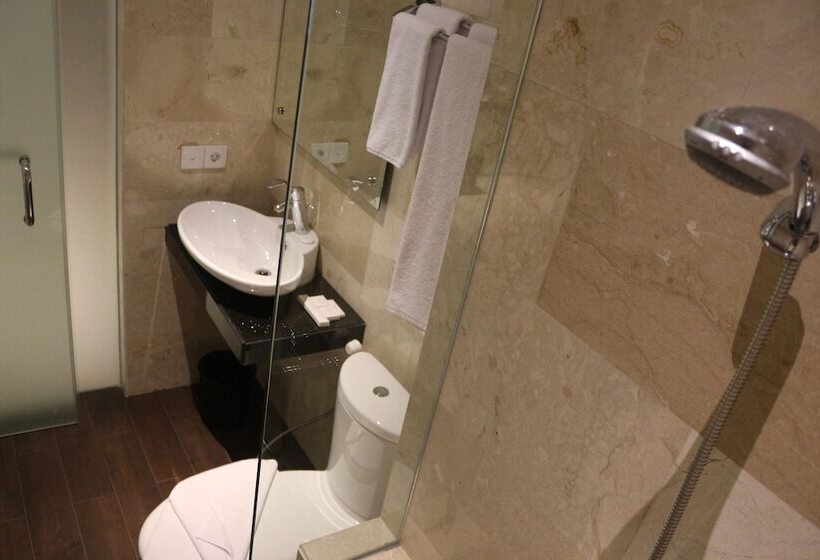 בית מלון כפרי Collection O Premium Legian