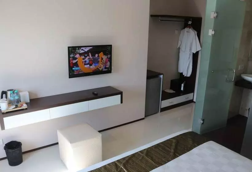 هتل Collection O Premium Legian