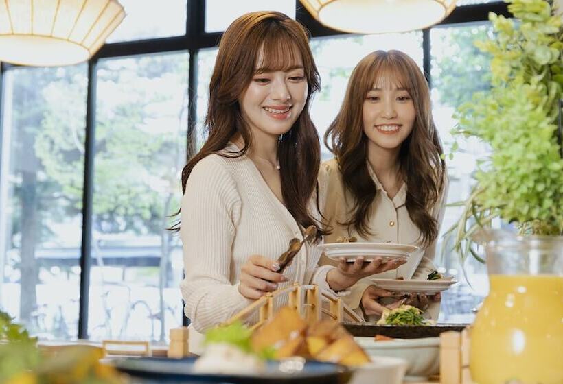 Отель Gracery Kyoto Sanjo