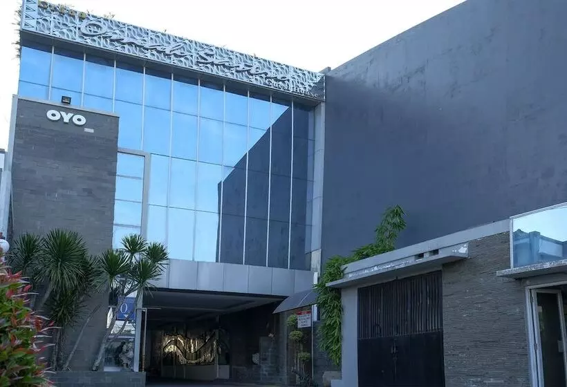 Sans Hotel Grand Omah Sastro