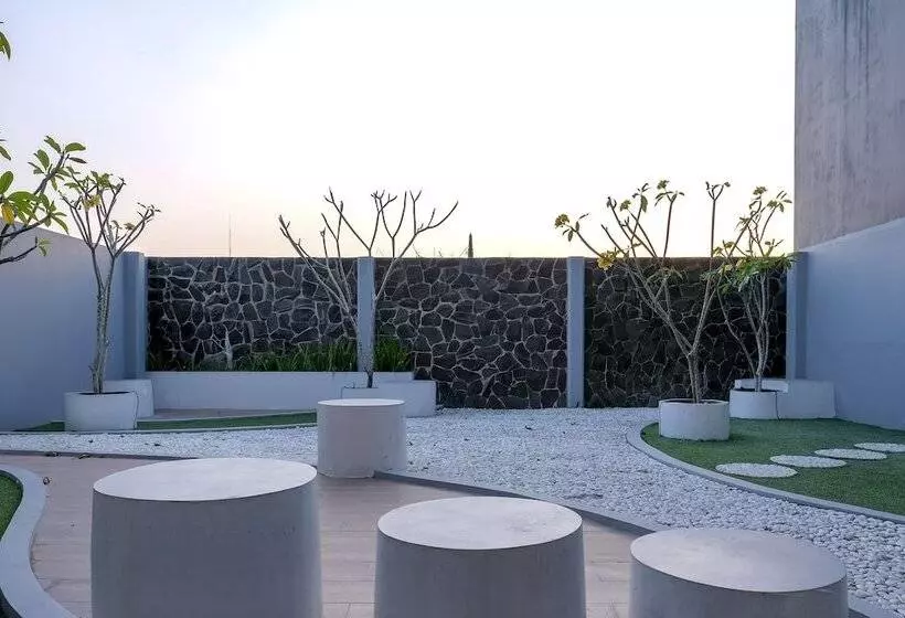 Sans Hotel Grand Omah Sastro