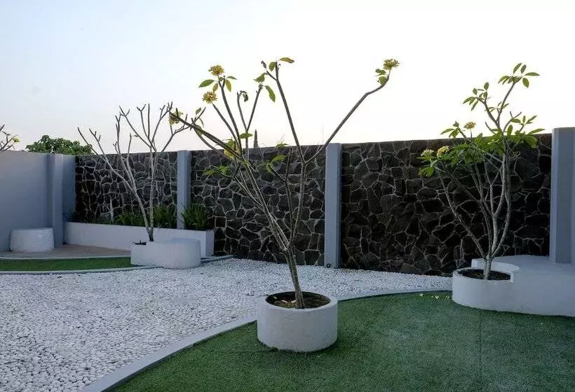 Sans Hotel Grand Omah Sastro