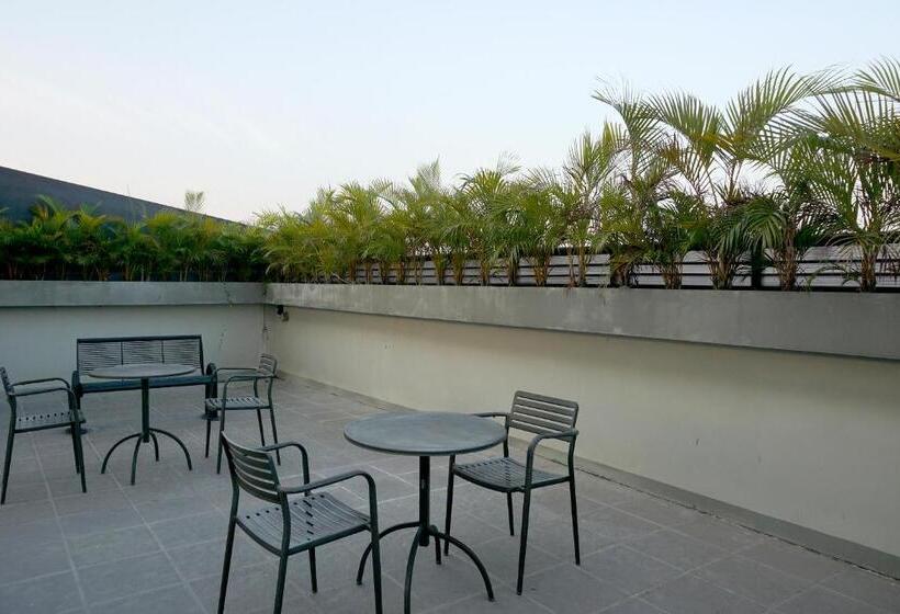 Sans Hotel Grand Omah Sastro