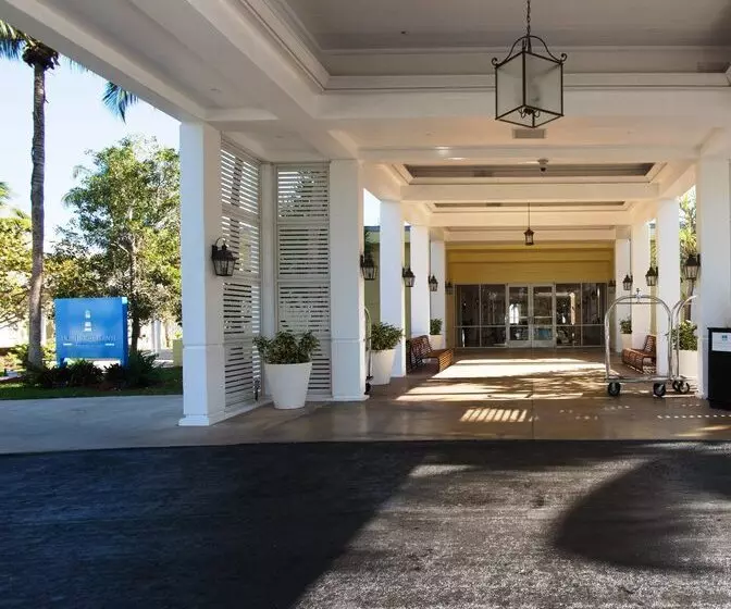 هتل Lighthouse Pointe At Grand Lucayan