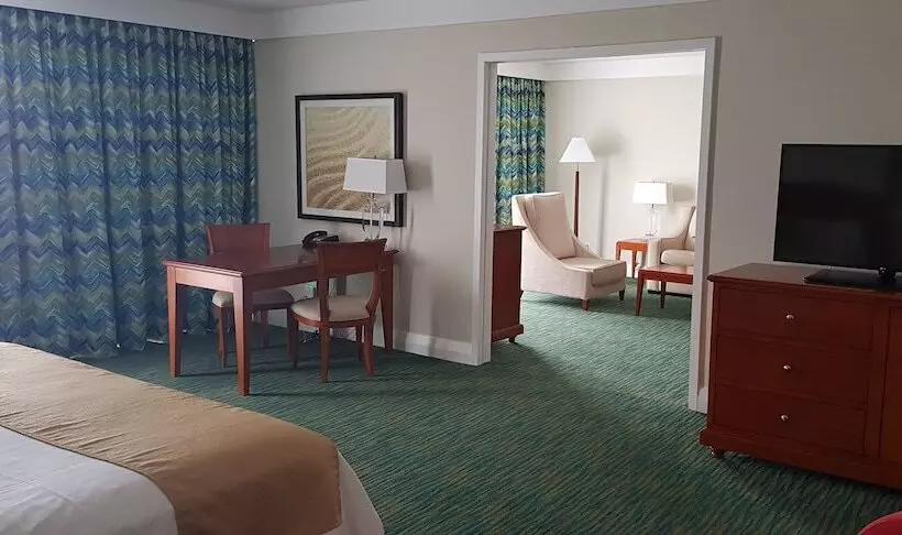 هتل Lighthouse Pointe At Grand Lucayan