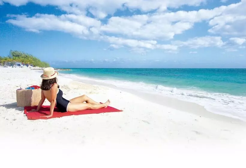 هتل Lighthouse Pointe At Grand Lucayan