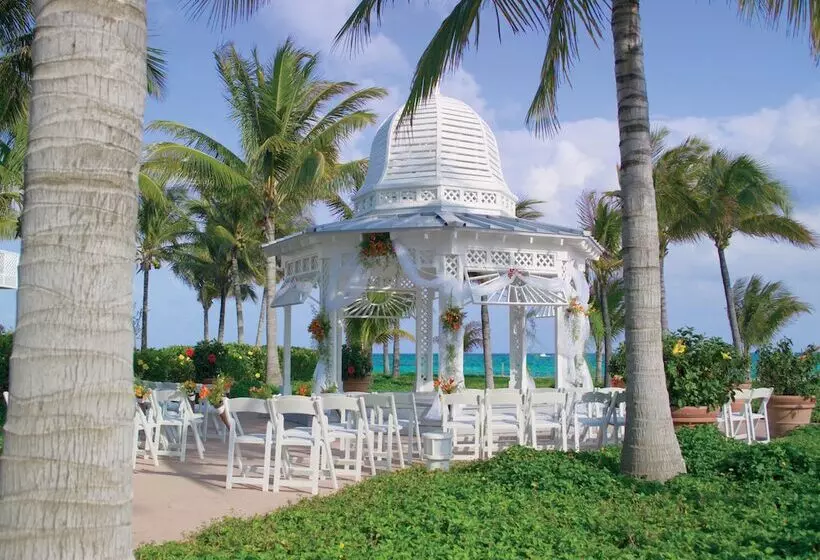هتل Lighthouse Pointe At Grand Lucayan