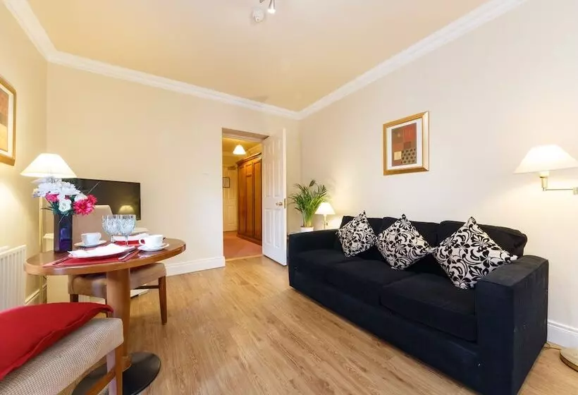 Hotelli Lismar Guest House