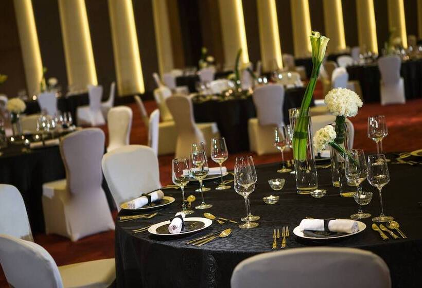 בית מלון כפרי Renaissance Nanjing Olympic Centre