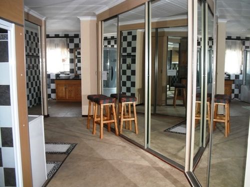 פנסיון Otj Pride Guest House