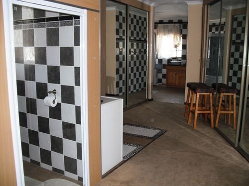 פנסיון Otj Pride Guest House