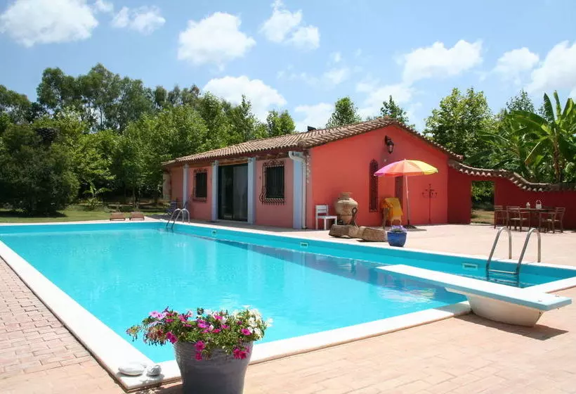 Majatalo Terry Land Village