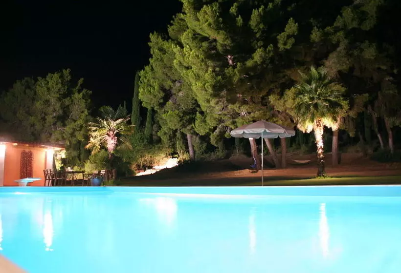 Majatalo Terry Land Village