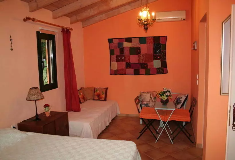 Majatalo Terry Land Village