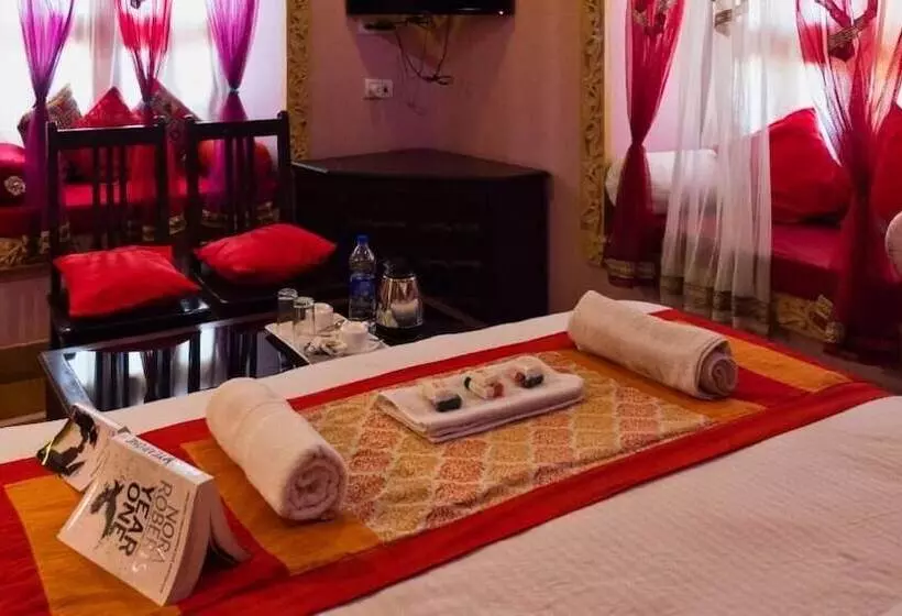 Tripli Hotels Prithvi Palace