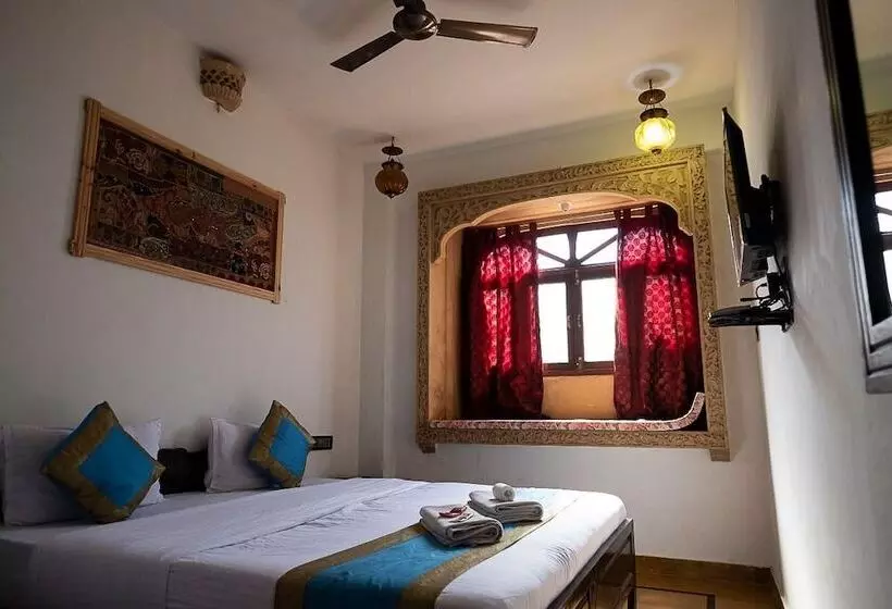 Tripli Hotels Prithvi Palace