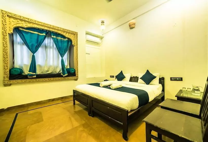 Tripli Hotels Prithvi Palace
