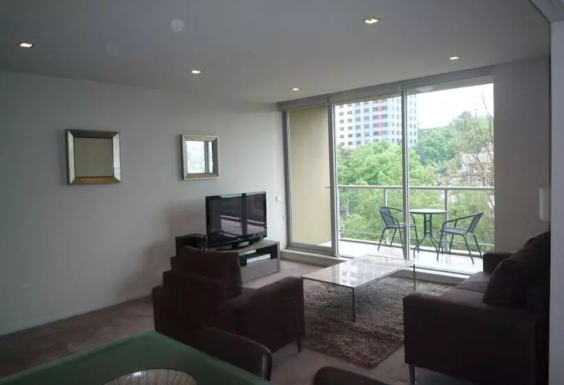 Wyndel Apartments   Harbour Watch