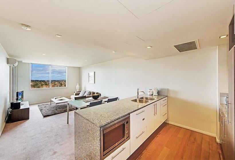 Wyndel Apartments   Harbour Watch