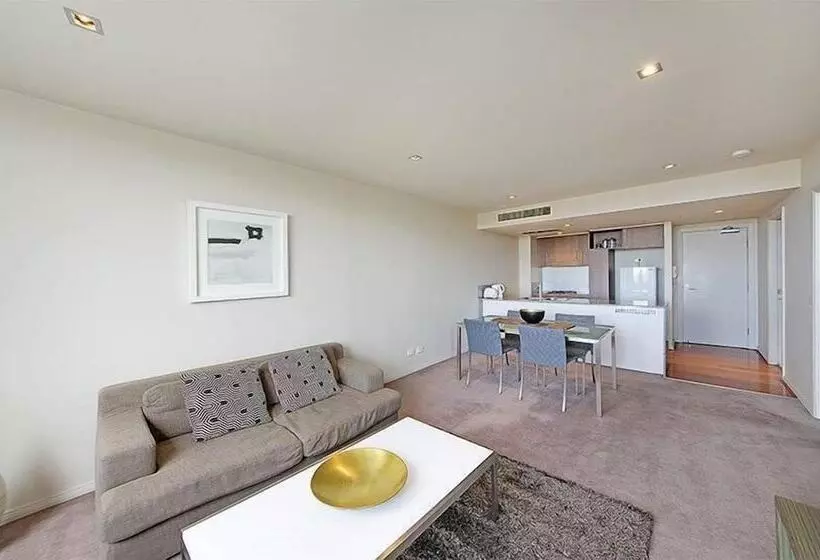 Wyndel Apartments   Harbour Watch