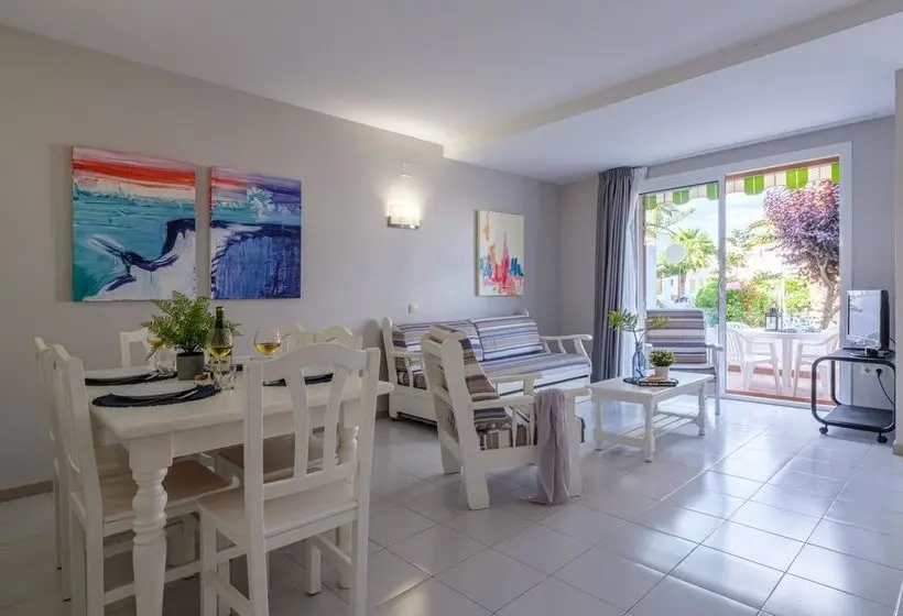 Apartamentos Estival Park