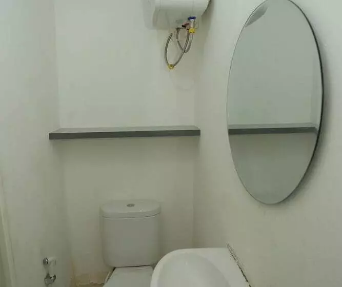 ホテル Oyo 92318 Elis Rooms