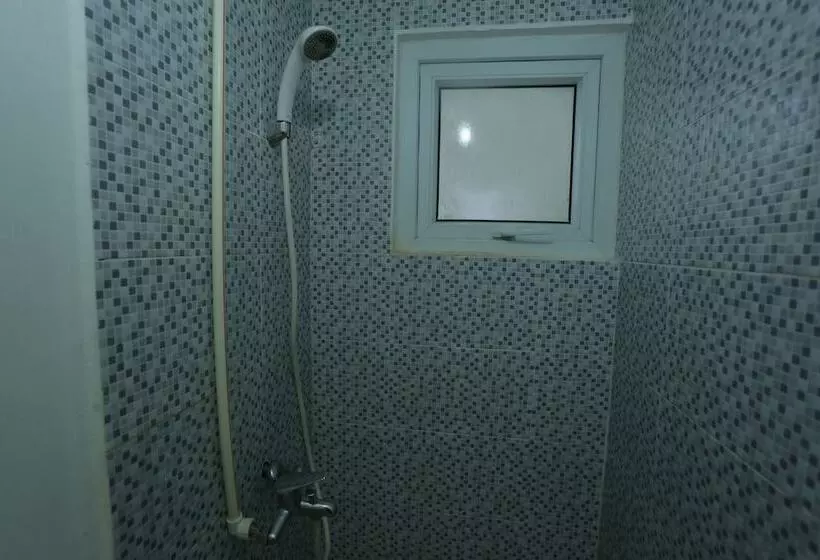 ホテル Oyo 92318 Elis Rooms