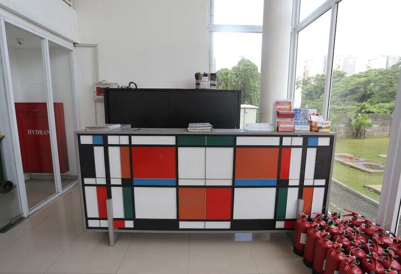 בית מלון כפרי Oyo 92318 Elis Rooms