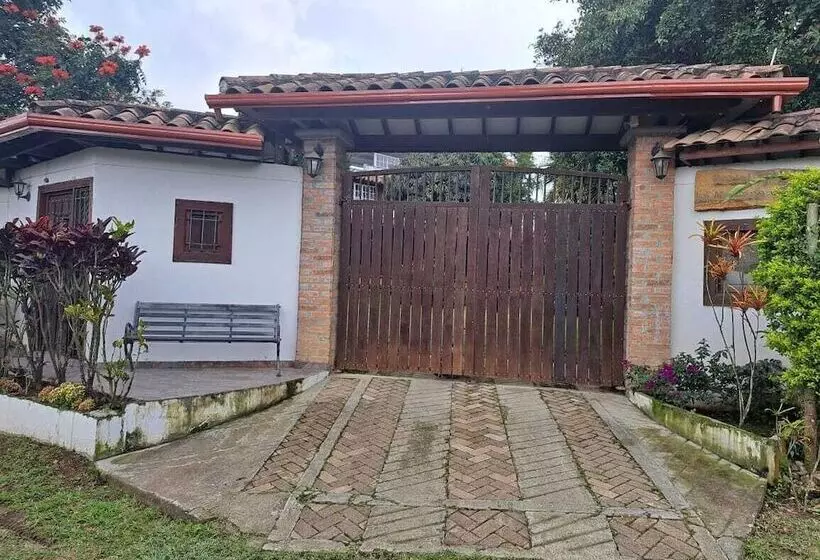 ペンション El Portal De Mariana
