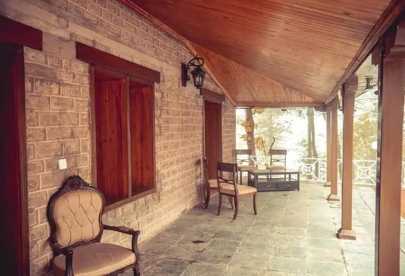 Raas Resorts