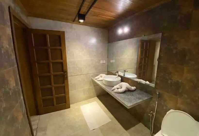 Raas Resorts