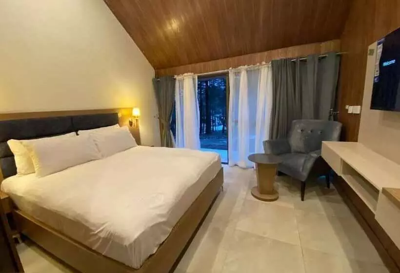 Raas Resorts