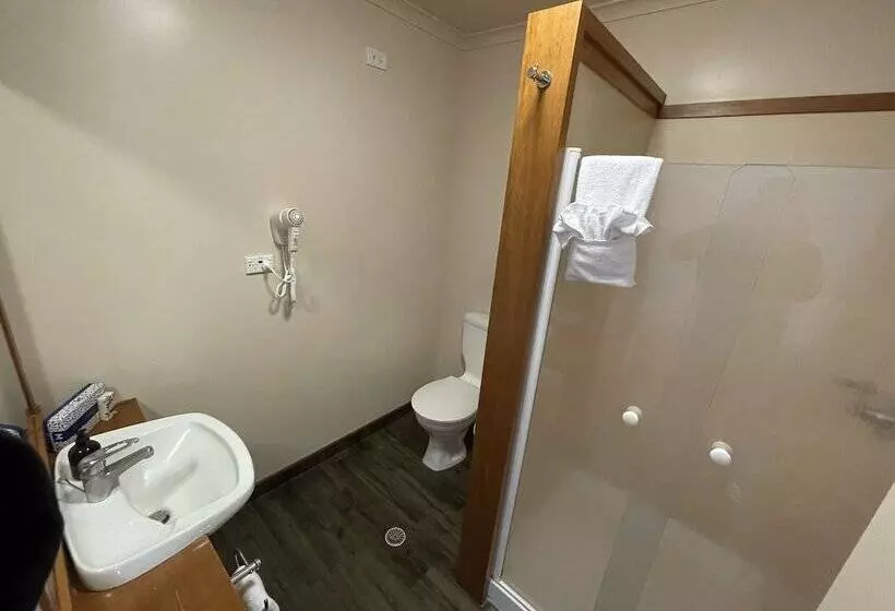هتل Lakes Lodge Okataina