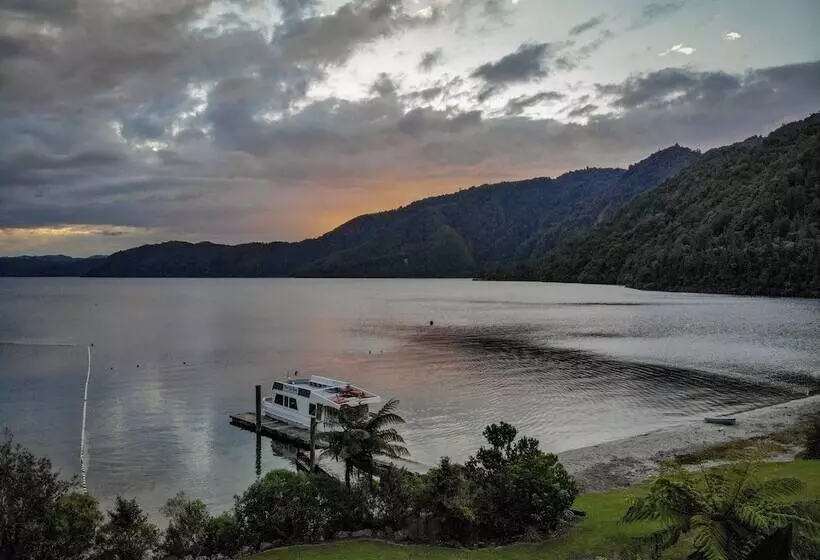 هتل Lakes Lodge Okataina