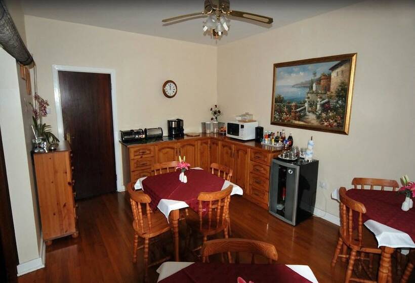 Bed & Breakfast Umkomaas Guest House