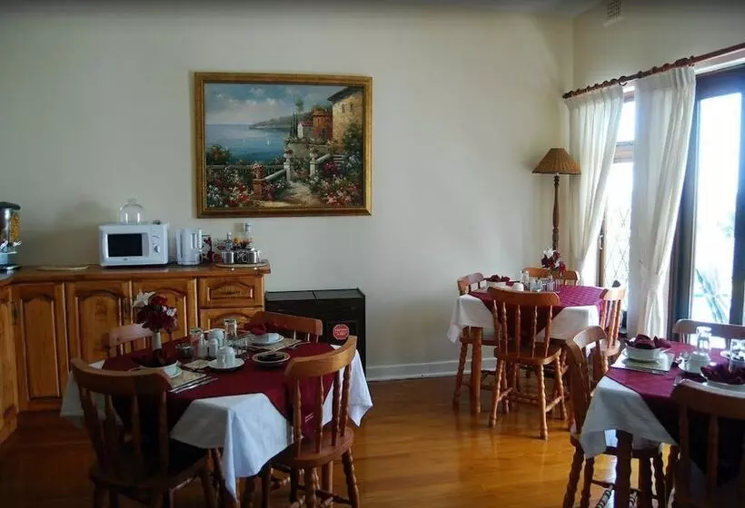 Aamiaismajoitus (B&B) Umkomaas Guest House