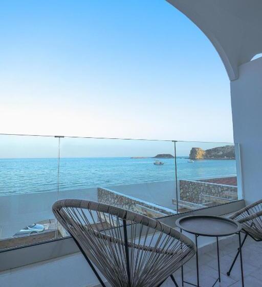 בית מלון כפרי Delfini Beach