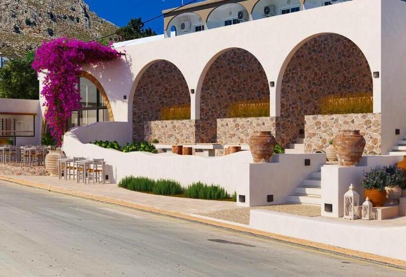 בית מלון כפרי Delfini Beach