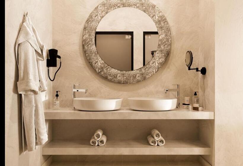 בית מלון כפרי Delfini Beach