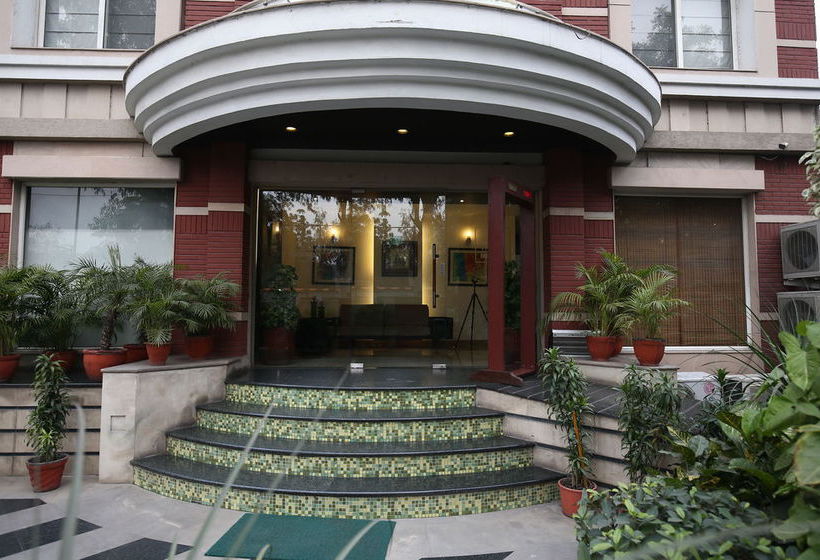 Fabhotel New Friends Colony