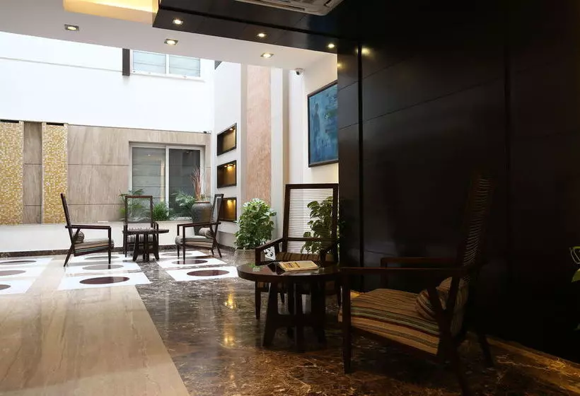 Fabhotel New Friends Colony