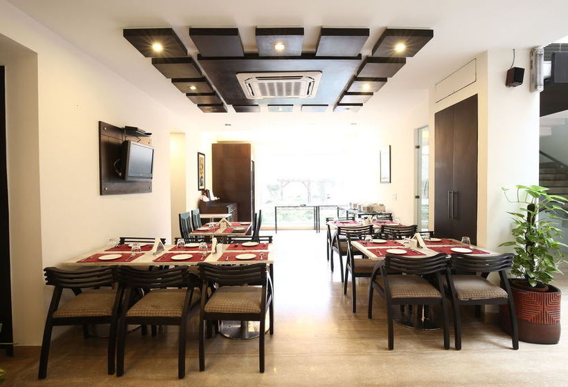 Fabhotel New Friends Colony