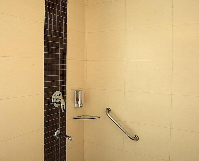 בית מלון כפרי Ahuja Residency Cyber City Ii