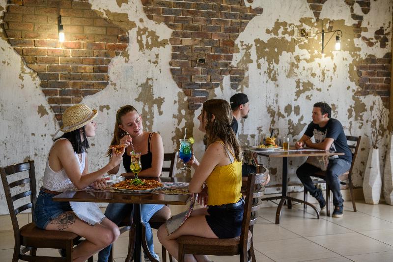 酒店 Cayley Mountain Resort